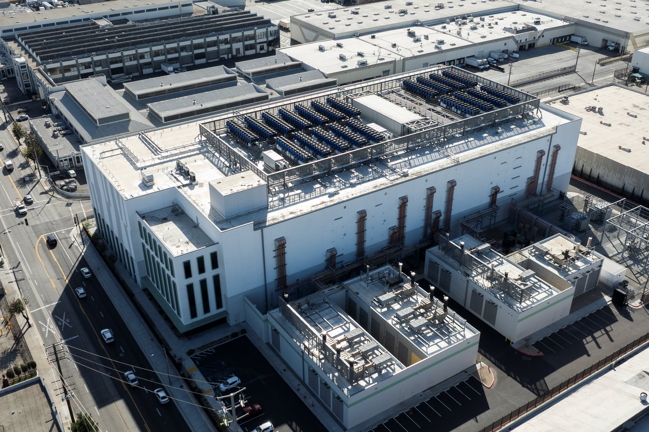 California Data Centers Surge Driven by AI and Cloud Computing